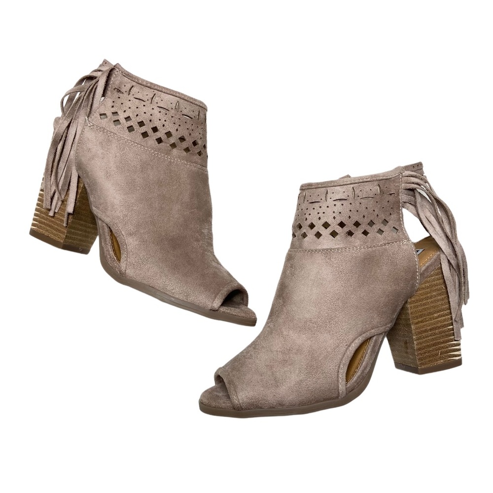 NOT RATED Heeled Open Toe Laser Cut Fringe Heels Size 9.5